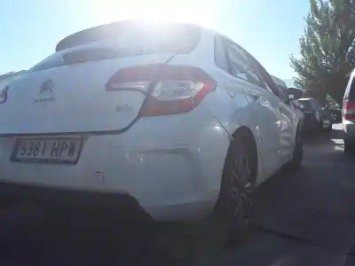 Veicolo di demolizione citroen c4 lim. exclusive dell'anno 2001 alimentato 9h06