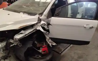 Veículo de Sucata ford focus lim. (cb8) ambiente do ano 2001 alimentado 