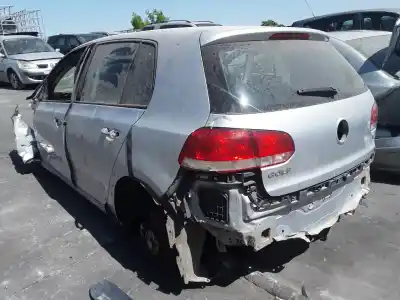 Veículo de Sucata volkswagen golf vi (5k1) 2.0 tdi do ano 2001 alimentado 0