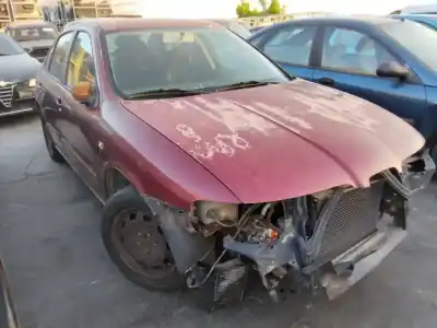 Veículo de Sucata seat toledo (1m2) select do ano 2001 alimentado 