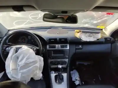 Здавання транспортного засобу mercedes-benz clase c (w203) sportcoupe c 180 compressor (203.746) 143 cv / 105 kw року 2001 потужний 271946