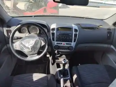 Veículo de Sucata kia ceed concept 116 cv / 85 kw do ano 2001 alimentado 