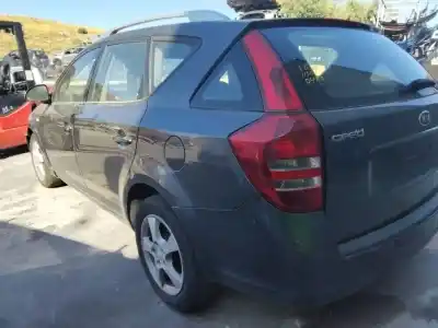 Veículo de Sucata kia ceed concept 116 cv / 85 kw do ano 2001 alimentado 