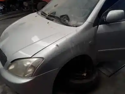Veicolo di demolizione TOYOTA COROLLA (E12) 2.0 D-4D Linea Terra Berlina dell'anno 2001 alimentato 