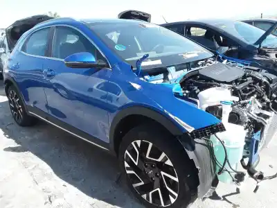 Здавання транспортного засобу kia xceed etech phev 141 cv / 104 kw року 2001 потужний g4lk