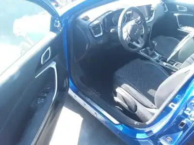 Здавання транспортного засобу kia xceed etech phev 141 cv / 104 kw року 2001 потужний g4lk