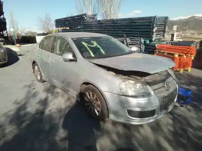 Veículo de Sucata volkswagen jetta (1k2) advance 150 cv / 110 kw do ano 2001 alimentado blr