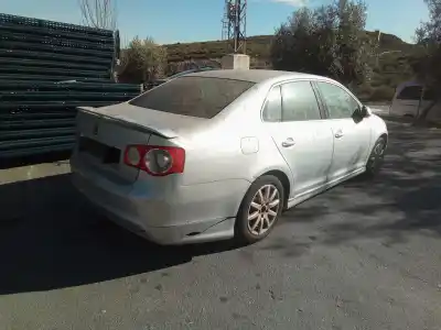 Veículo de Sucata volkswagen jetta (1k2) advance 150 cv / 110 kw do ano 2001 alimentado blr