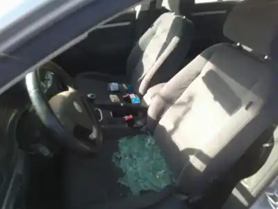 Veículo de Sucata volkswagen jetta (1k2) advance 150 cv / 110 kw do ano 2001 alimentado blr