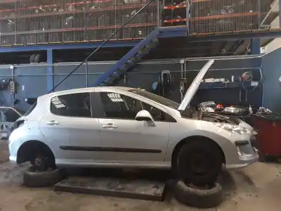Veículo de Sucata peugeot 308 envy do ano 2001 alimentado 8fr