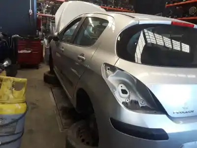 Veículo de Sucata peugeot 308 envy do ano 2001 alimentado 8fr