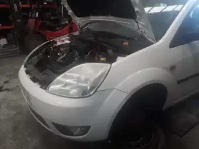 Veículo de Sucata ford fiesta (cbk) ghia do ano 2001 alimentado 