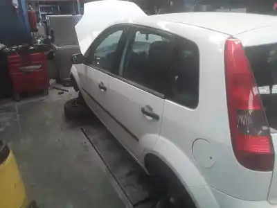 Veículo de Sucata ford fiesta (cbk) ghia do ano 2001 alimentado 
