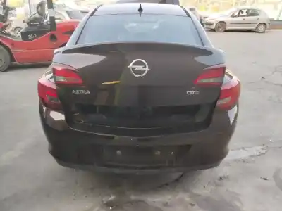 Здавання транспортного засобу opel astra j lim. excellence року 2001 потужний 