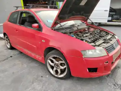 Veicolo di demolizione fiat stilo (192) 1.9 multijet 140 m.schumacher dell'anno 2001 alimentato 