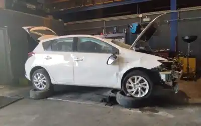 Scrapping Vehicle toyota auris hybrid active of the year 2001 powered 2zr