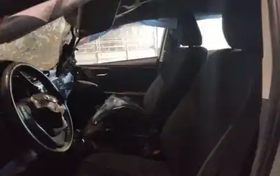 Scrapping Vehicle toyota auris hybrid active of the year 2001 powered 2zr