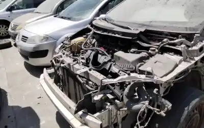 Scrapping Vehicle toyota auris ts of the year 2001 powered 1nd