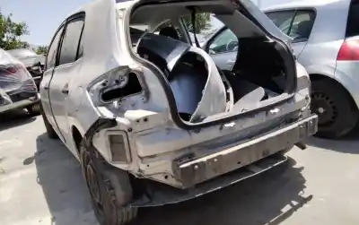 Scrapping Vehicle toyota auris ts of the year 2001 powered 1nd