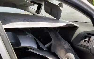 Scrapping Vehicle toyota auris ts of the year 2001 powered 1nd