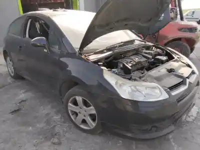 Veículo de Sucata citroen c4 coupe by loeb do ano 2001 alimentado 