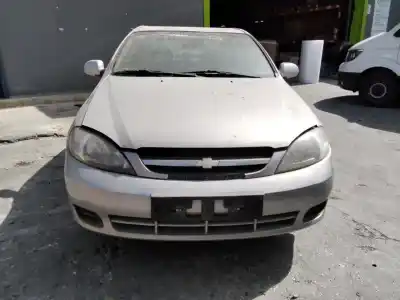 Veículo de Sucata chevrolet lacetti sx do ano 2001 alimentado 