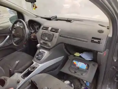 Veicolo di demolizione ford kuga (cbv) trend dell'anno 2001 alimentato 