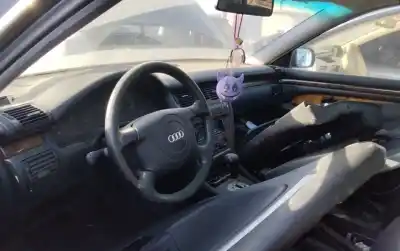 Veículo de Sucata audi a8 (d2) 3.7 v8 32v do ano 2001 alimentado akj