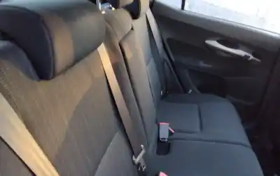 Veículo de Sucata toyota auris (_e15_) 2.0 d-4d (ade150_) do ano 2001 alimentado 1ad