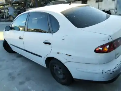 Veículo de Sucata seat cordoba berlina (6l2) stella do ano 2001 alimentado 