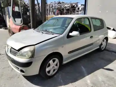 Здавання транспортного засобу renault clio ii fase ii (b/cb0) authentique року 2001 потужний 