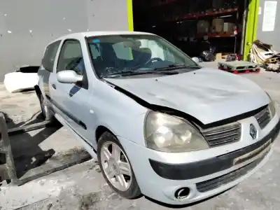 Здавання транспортного засобу renault clio ii fase ii (b/cb0) authentique року 2001 потужний 