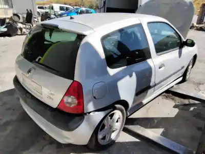 Здавання транспортного засобу renault clio ii fase ii (b/cb0) authentique року 2001 потужний 