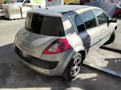 Veículo de Sucata renault megane ii berlina 5p authentique 82 cv / 60 kw do ano 2001 alimentado 