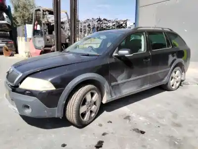 Здавання транспортного засобу skoda octavia combi (1z5) 4x4 року 2001 потужний 