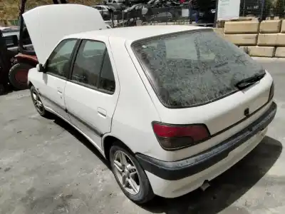 Vehicul casat peugeot 306 break style al anului 2001 alimentat 