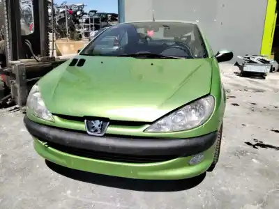 Verschrottungsfahrzeug PEUGEOT 206 CC CC des Jahres 2001 angetrieben 