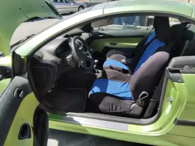 Sloopvoertuig peugeot 206 cc cc van het jaar 2001 aangedreven 