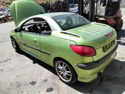 Sloopvoertuig peugeot 206 cc cc van het jaar 2001 aangedreven 