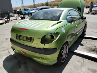 Sloopvoertuig peugeot 206 cc cc van het jaar 2001 aangedreven 