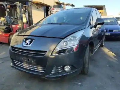 Vehicul casat peugeot 5008 premium al anului 2001 alimentat 