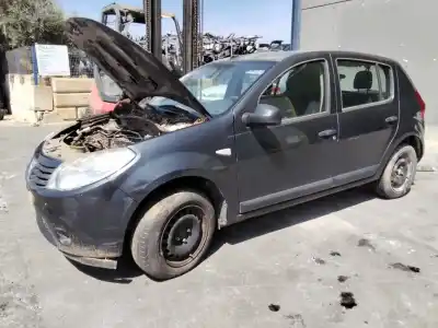 Veicolo di demolizione DACIA SANDERO 1.2 16V dell'anno 2001 alimentato 0