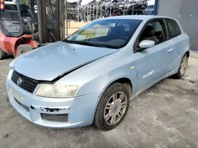 Veículo de Sucata fiat stilo (192) 1.4 16v feel (04.2006->) 103 cv / 76 kw do ano 2001 alimentado 