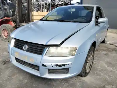 Veículo de Sucata fiat stilo (192) 1.4 16v feel (04.2006->) 103 cv / 76 kw do ano 2001 alimentado 