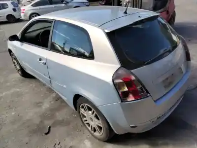 Veículo de Sucata fiat stilo (192) 1.4 16v feel (04.2006->) 103 cv / 76 kw do ano 2001 alimentado 