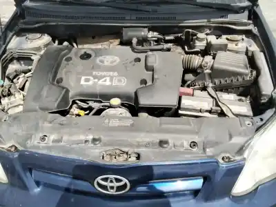 Veículo de Sucata toyota corolla (e12) 2.0 d-4d linea terra berlina do ano 2001 alimentado 