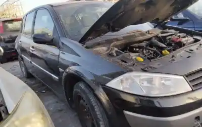 Veículo de Sucata renault megane ii berlina 5p confort authentique do ano 2001 alimentado 