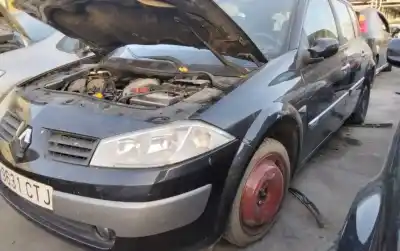 Veículo de Sucata renault megane ii berlina 5p confort authentique do ano 2001 alimentado 