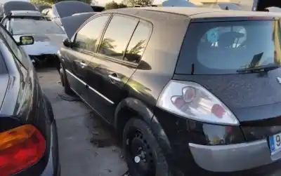 Veículo de Sucata renault megane ii berlina 5p confort authentique do ano 2001 alimentado 