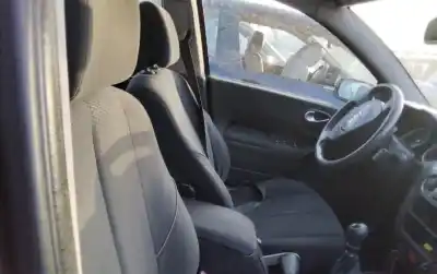 Veículo de Sucata renault megane ii berlina 5p confort authentique do ano 2001 alimentado 